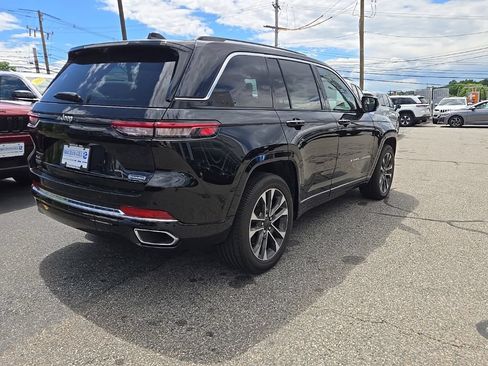Certified 2023 Jeep Grand Cherokee Overland w/ Luxury Tech Group IV AWD/4WD image 6