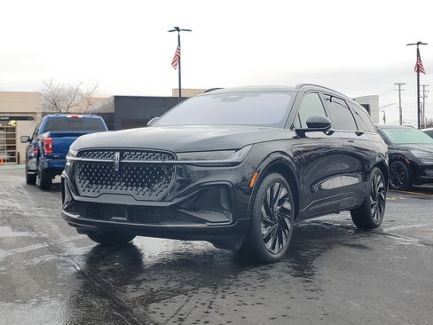 New 2026 Lincoln Nautilus Reserve w/ Jet Appearance Package image 2