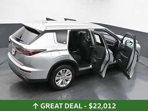 Used 2025 Mitsubishi Outlander ES image 68