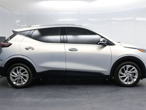 Used 2022 Chevrolet Bolt EUV LT FWD image 4