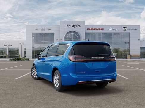 New 2026 Chrysler Pacifica Select FWD image 3