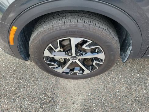 Used 2025 Kia Sportage EX AWD/4WD image 6