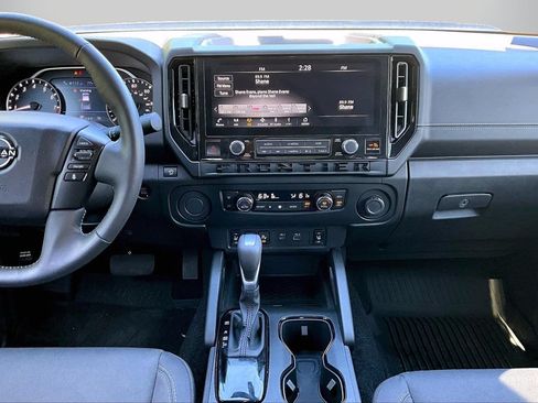 Used 2026 Nissan Frontier SV w/ SV Convenience Package RWD image 12