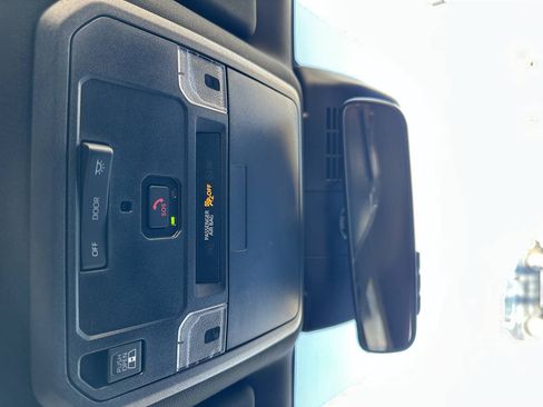 Used 2025 Toyota Tacoma SR5 AWD/4WD image 42