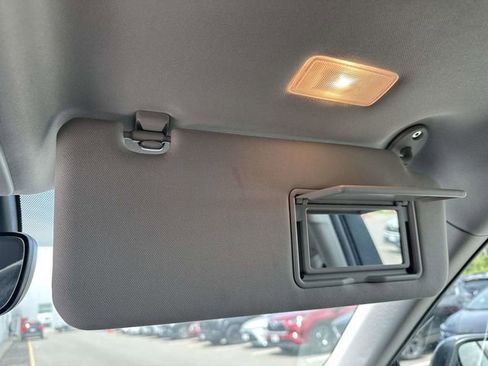 Used 2023 Toyota Highlander XLE AWD/4WD image 42