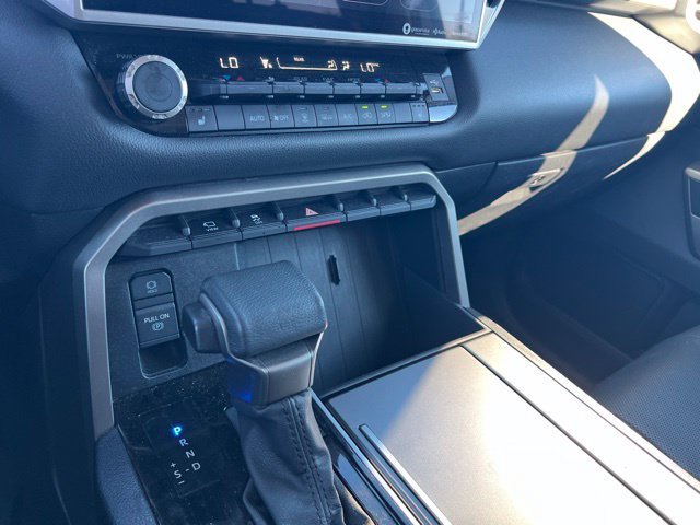 Used 2024 Toyota Sequoia SR5 w/ SR5 Premium Package AWD/4WD image 19