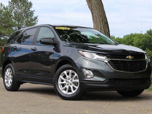 Used 2020 Chevrolet Equinox LS w/ LS Convenience Package FWD image 1