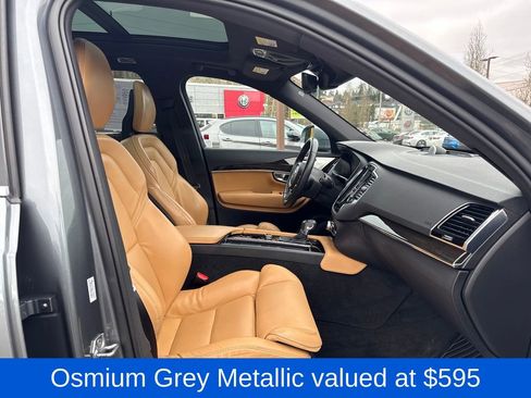 Used 2017 Volvo XC90 T6 Momentum w/ Vision Package image 11