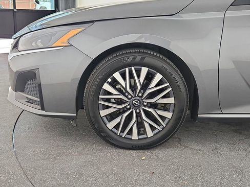 Used 2025 Nissan Altima 2.5 SV image 37