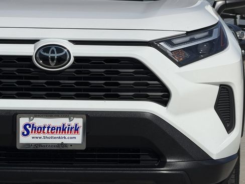 Used 2024 Toyota RAV4 XLE w/ Convenience Package FWD image 8