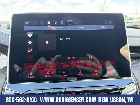 Used 2025 Jeep Compass Trailhawk AWD/4WD image 18