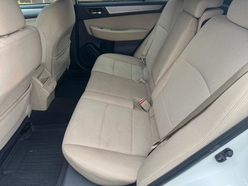 Used 2019 Subaru Outback 2.5i Premium w/ Popular Package #2 AWD/4WD image 6
