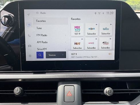 Used 2025 Lexus UX 300h FWD image 15