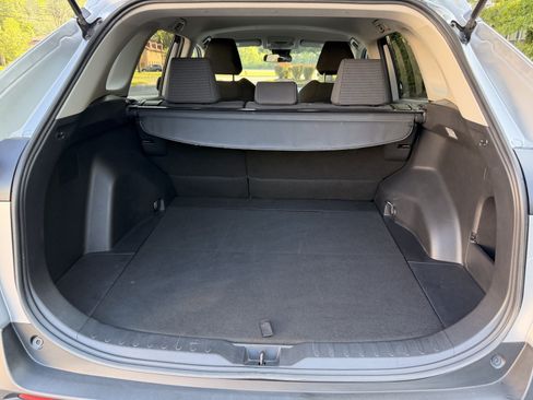 Used 2021 Toyota RAV4 LE AWD/4WD image 31