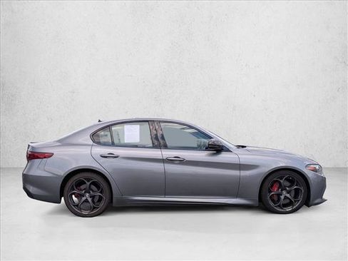 Used 2019 Alfa Romeo Giulia Ti RWD image 4