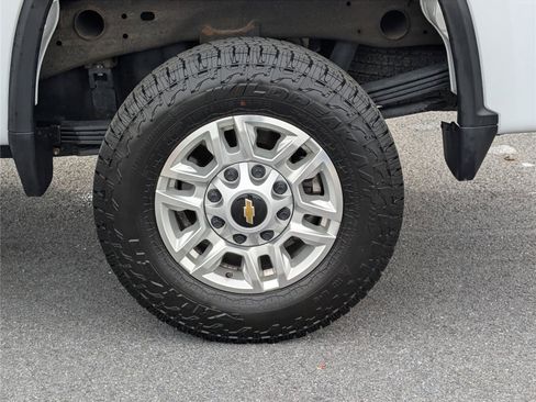 Used 2024 Chevrolet Silverado 2500 LT image 10