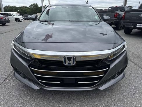 Used 2022 Honda Accord Touring image 2