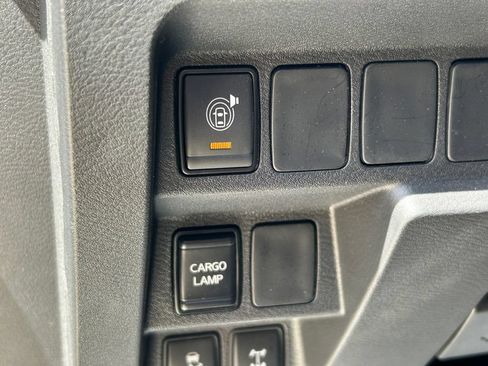 Used 2026 Nissan Frontier PRO-4X AWD/4WD image 25