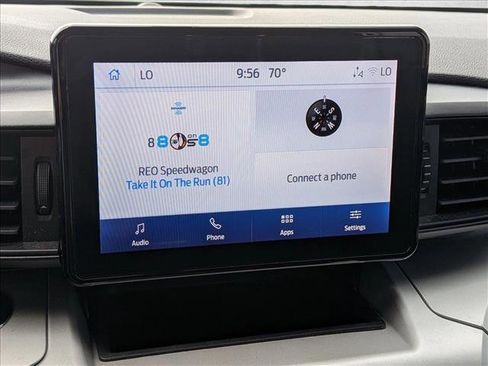 Used 2024 Ford Explorer XLT RWD image 13