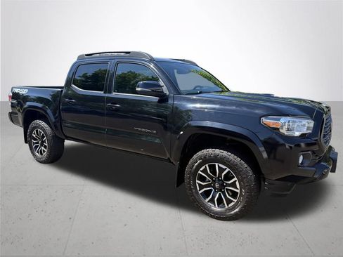 Used 2022 Toyota Tacoma TRD Sport w/ Black Out Package (TMS) AWD/4WD image 4