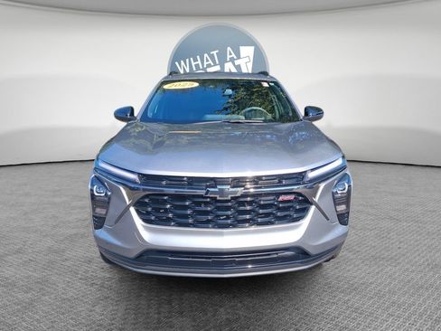 Used 2025 Chevrolet Trax RS w/ Driver Confidence Package FWD image 9