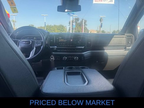 Used 2025 GMC Sierra 1500 SLT AWD/4WD image 11