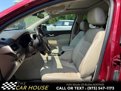 Used 2018 GMC Acadia Denali w/ Technology Package AWD/4WD image 15
