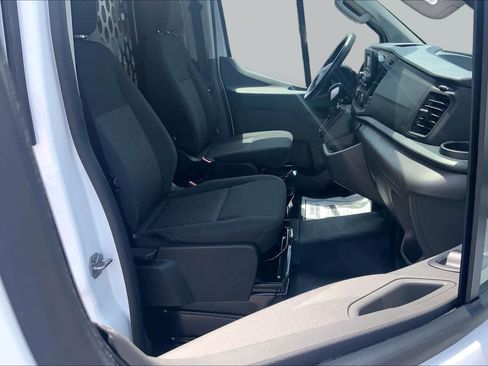 Certified 2025 Ford Transit 250 Low Roof w/ Exterior Upgrade Package RWD image 9