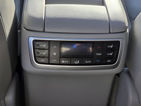 Used 2014 Toyota Highlander Limited Platinum image 13