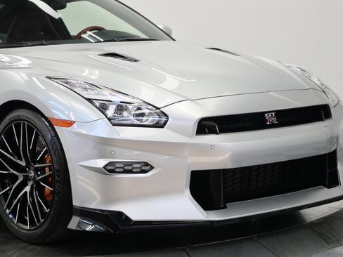 Used 2024 Nissan GT-R Premium w/ Premium Interior Package AWD/4WD image 41