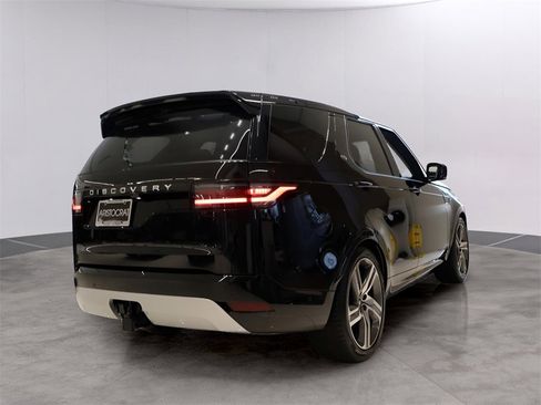 Used 2025 Land Rover Discovery Metropolitan Edition image 9