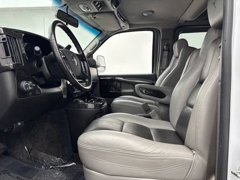 Used 2015 GMC Savana 2500 RWD image 19