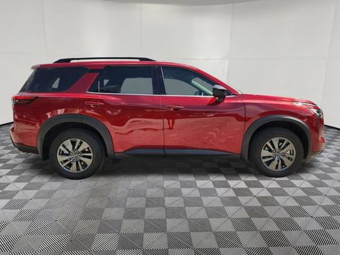 Used 2026 Nissan Pathfinder SV w/ SV Premium Package FWD image 4