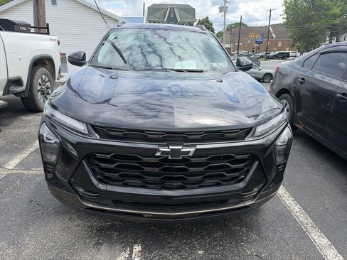 Certified 2024 Chevrolet Trax ACTIV w/ Driver Confidence Package FWD image 3
