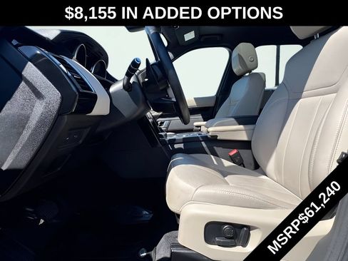 Used 2018 Land Rover Discovery SE AWD/4WD image 16