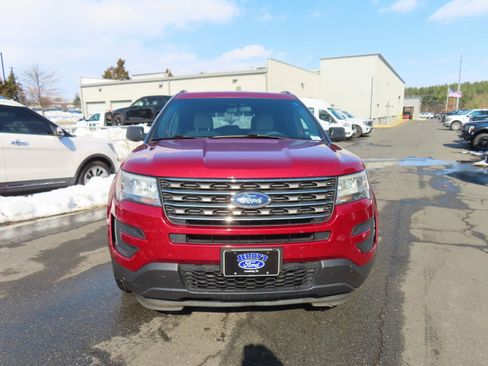 Used 2016 Ford Explorer 4WD image 2