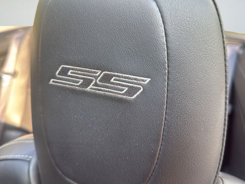 Used 2011 Chevrolet Camaro SS w/ LPO, Ground Effects Package RWD image 31