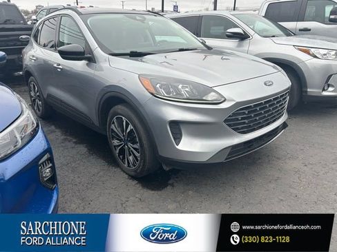 Used 2022 Ford Escape SE w/ SE Sport Appearance Package image 1