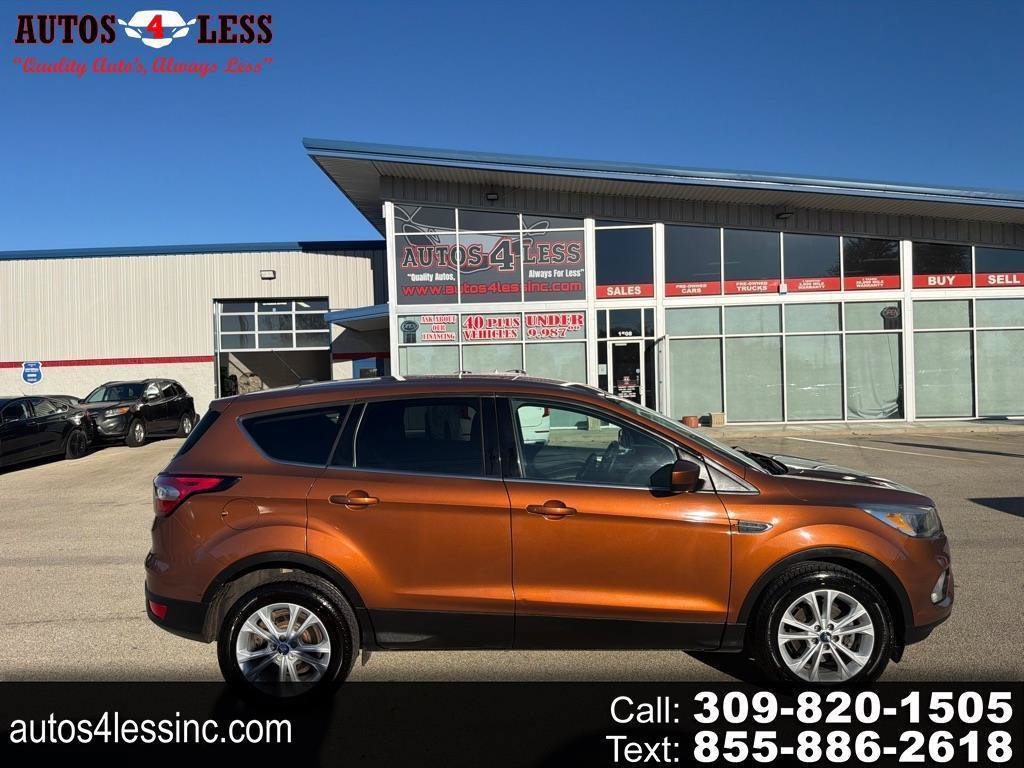 Used 2017 Ford Escape SE FWD image 1