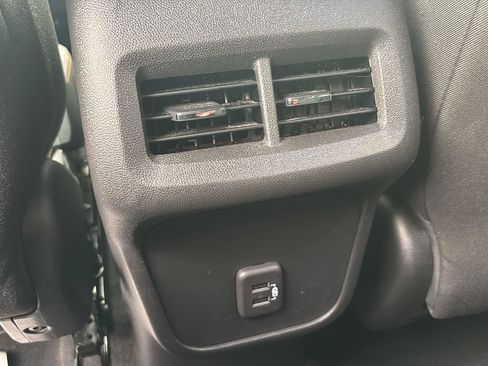 Used 2024 Chevrolet Equinox LT AWD/4WD image 14