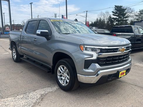 Used 2024 Chevrolet Silverado 1500 LT image 4