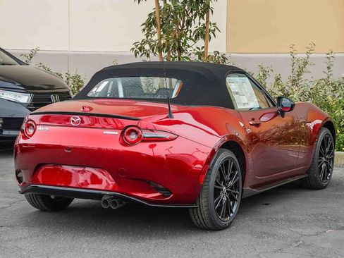 New 2026 MAZDA MX-5 Miata Club w/ Appearance Package RWD image 4