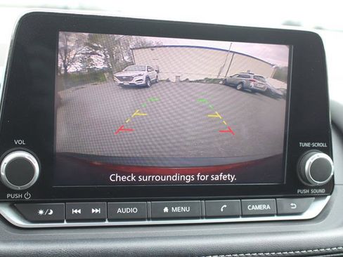 Used 2023 Nissan Rogue S image 15