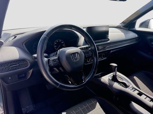 Used 2024 Honda HR-V Sport image 11