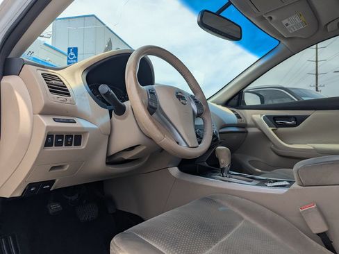 Used 2015 Nissan Altima 2.5 SV w/ Convenience Package FWD image 14