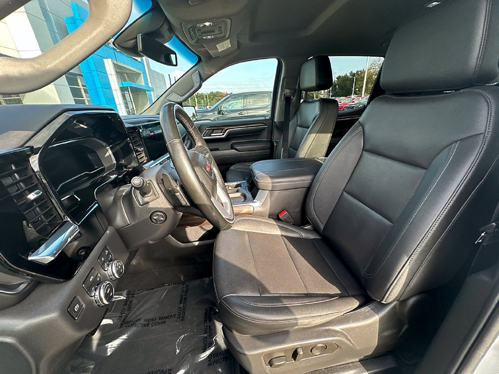 Used 2023 GMC Sierra 1500 SLT w/ SLT Convenience Package AWD/4WD image 10
