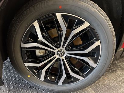 New 2025 Toyota Crown Signia