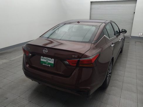 Used 2024 Nissan Altima 2.5 SV FWD image 7