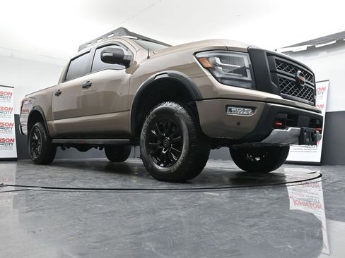 Used 2021 Nissan Titan PRO-4X w/ Pro-4x Convenience Package image 35