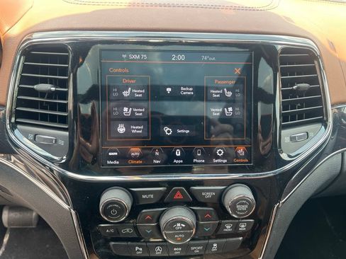 Used 2021 Jeep Grand Cherokee Overland AWD/4WD image 7